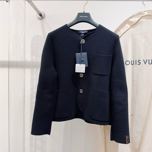 ❌sold❌Authentic Louis Vuitton Navy Textured Jacket - Picture 2 of 8
